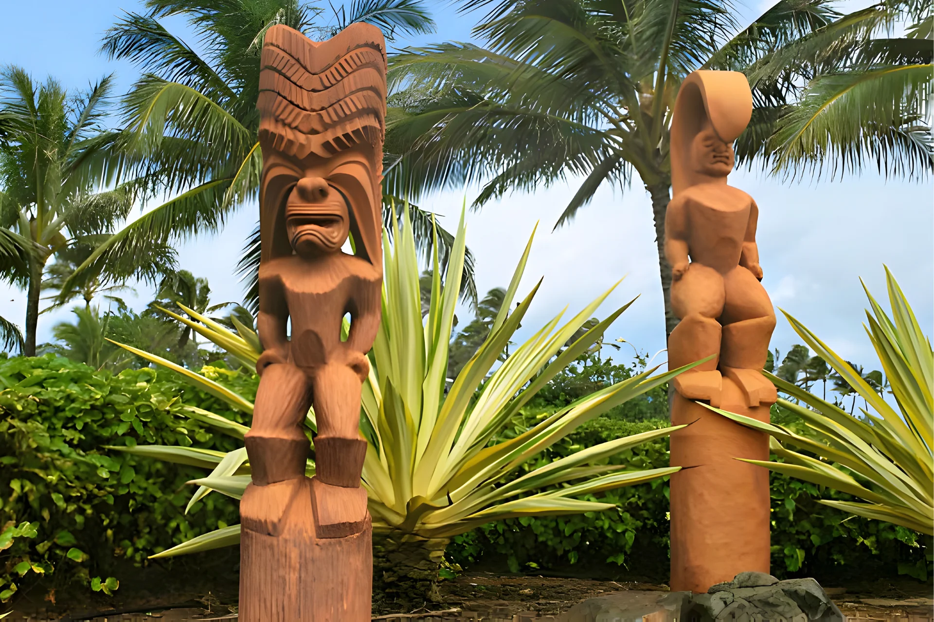 Unique Hawaiian Art: (Best Art Galleries in Kauai & Maui) % Hawaiian Wood Carving