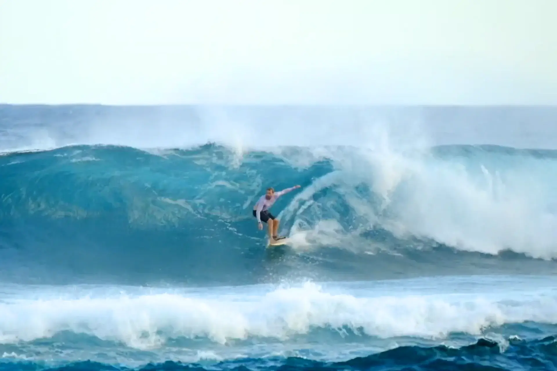 The Ideal Spots for Surfing in Kauai | (For Beginners) % Kauai Surfing spot Prince Kuhio, Lawai Beach