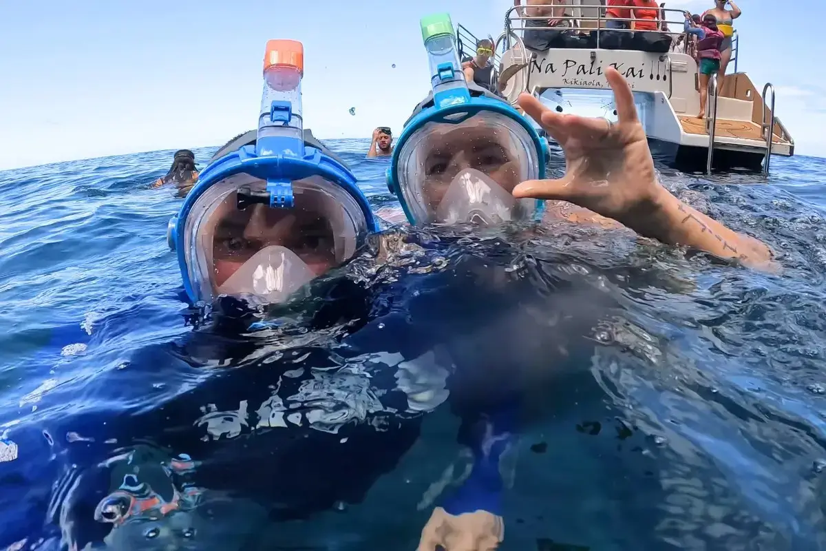 Snorkeling during boat tour Kauai